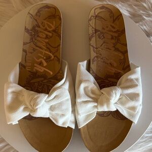 Blowfish Malibu Women's Cream Bow Slide Sandals 7 1/2
